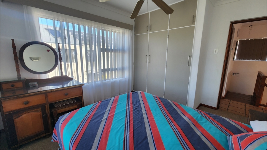 2 Bedroom Property for Sale in Sandbaai Western Cape